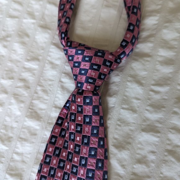 Nautica Pink and Blue Tie - Picture 3 of 4